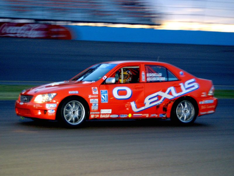 Lexus-IS300-027.jpg